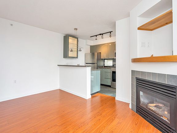 3rd image of 1068 Hornby St #1106
