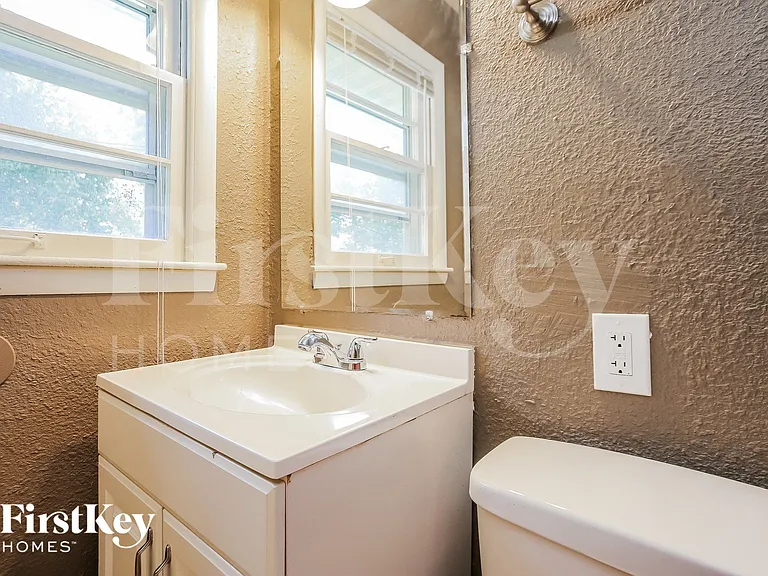 8700 E 87th St — Photo 13