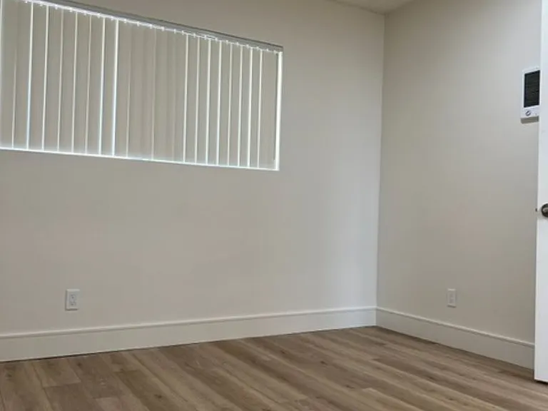4525 Rainier Ave — Photo 17