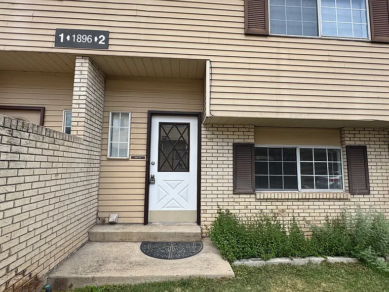 1896 W Homestead Farms Ln — Photo 3