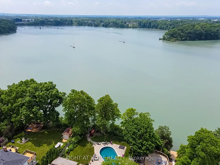 44 Royal Henley Blvd — Photo 46