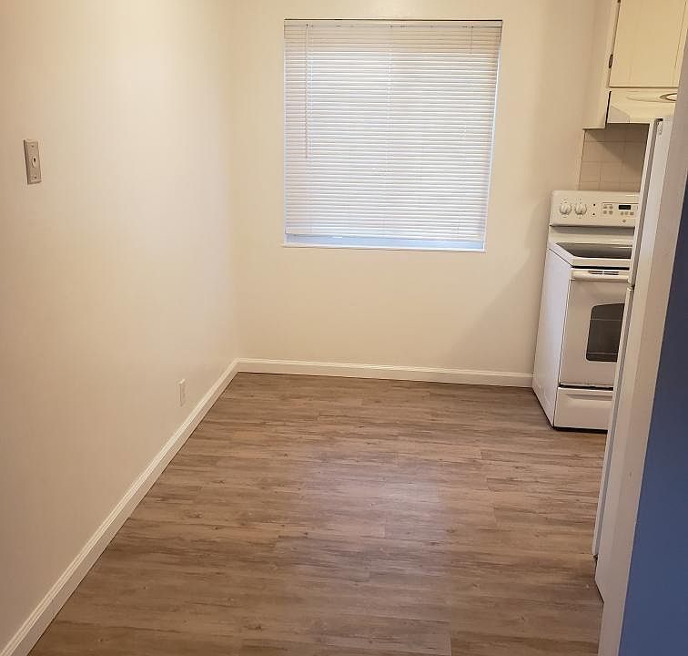 2nd image of 1035 W Olive Ave