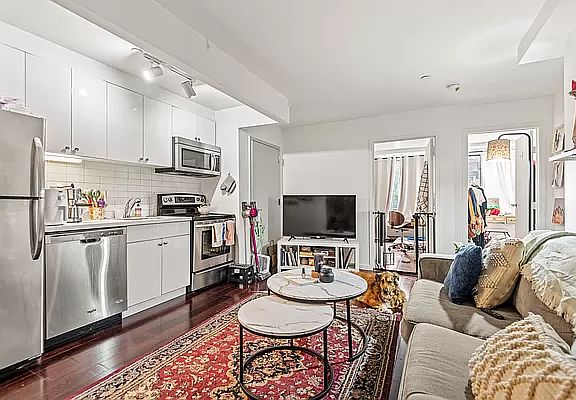 2nd image of 296 Stanhope St #3