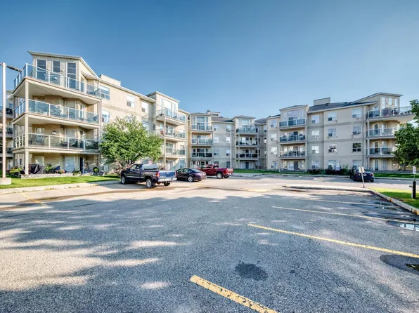 9760 174th St NW #201, Edmonton, AB T5T 6J4