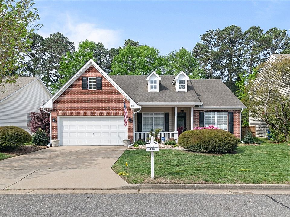 1st image of 818 Holbrook Dr