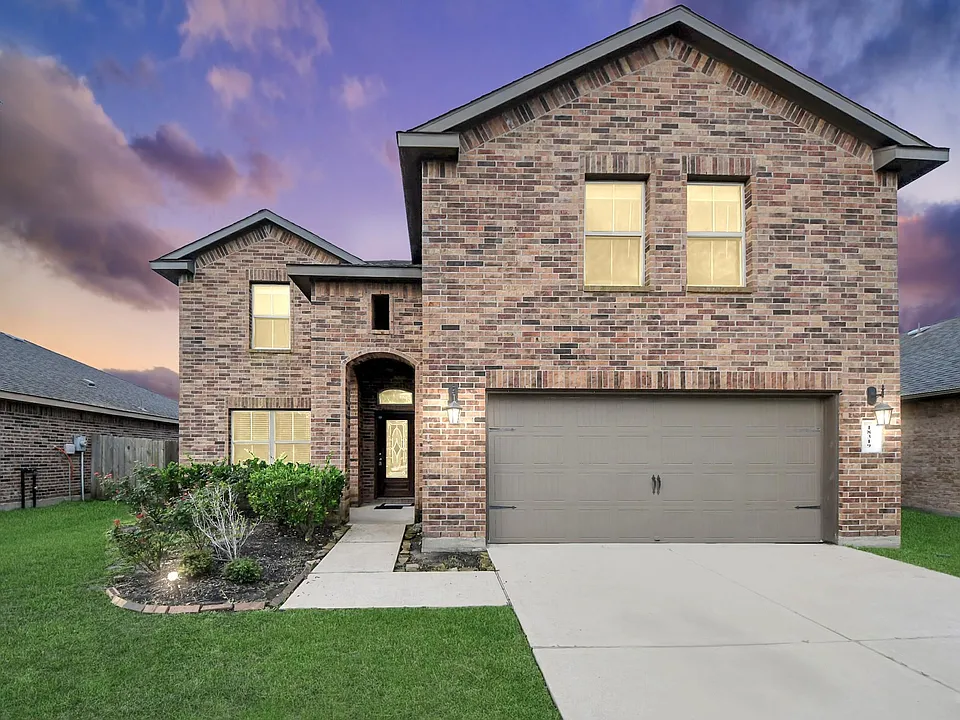 18319 Pin Oak Lake Dr
