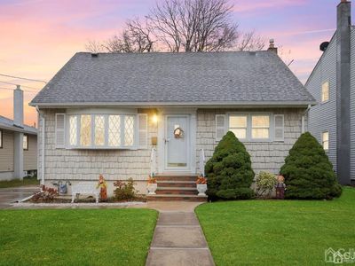 22 Jefferson Blvd, Edison, NJ, 08817