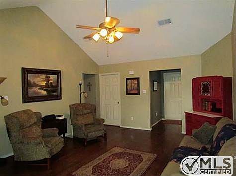 3rd image of 2307 Brookview Dr