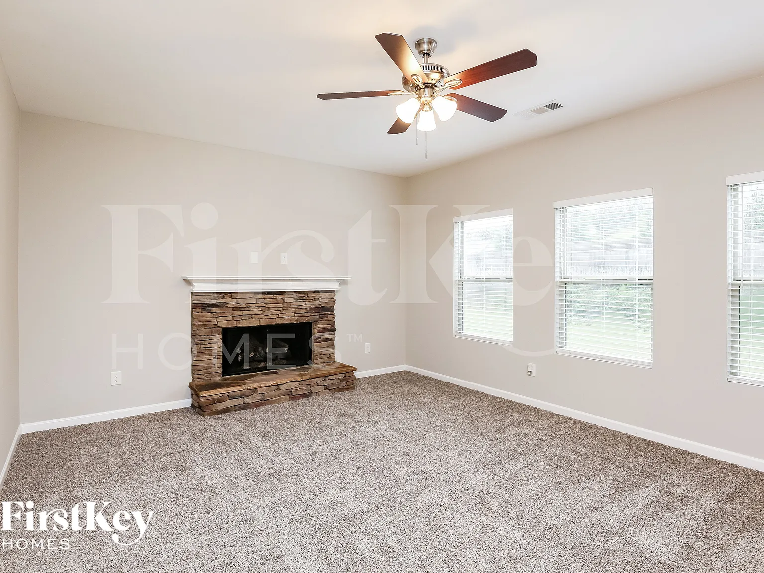 4 bed, 2.5 bath, 1987 sqft, $2,540 — Photo 4