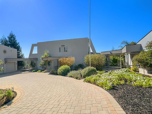 2nd image of 745 Los Arboles