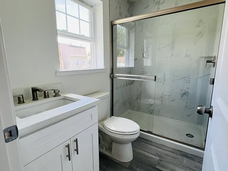 27 Pearl St #4 — Photo 7