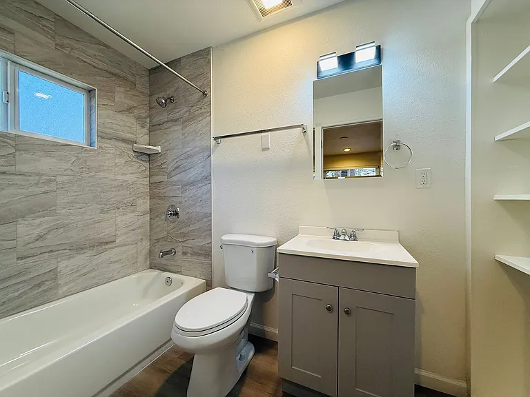 946 Modesto Ave #4 — Photo 10