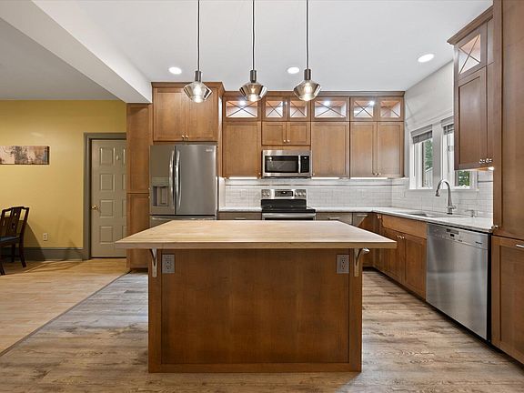 4th image of 14D Beckwith Court #14D