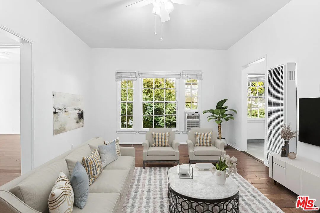 1 bed, 1.0 bath, $2,695 — Photo 2