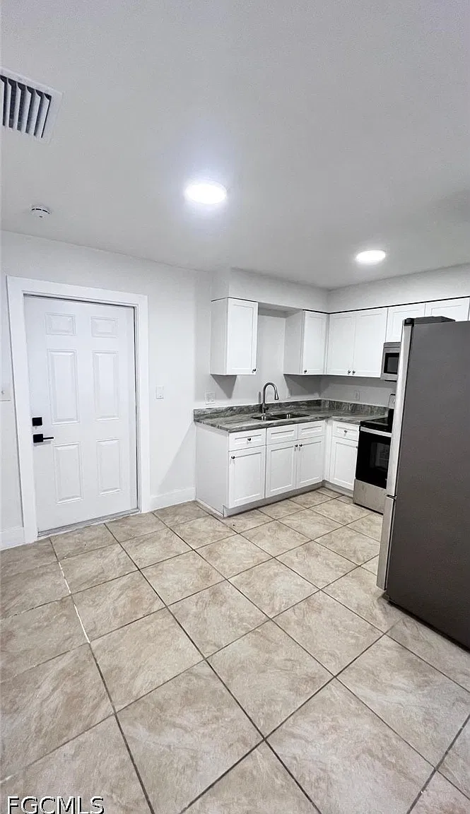 2 bed, 1.0 bath, 1300 sqft, $1,350 — Photo 4