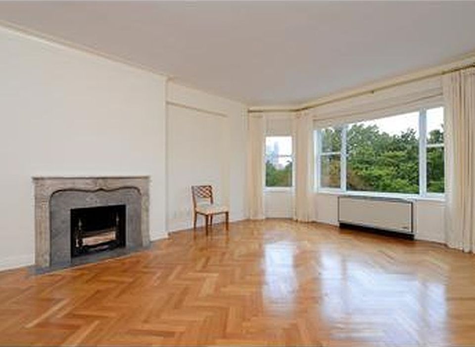 2nd image of 1 E 66th St #6AHJ
