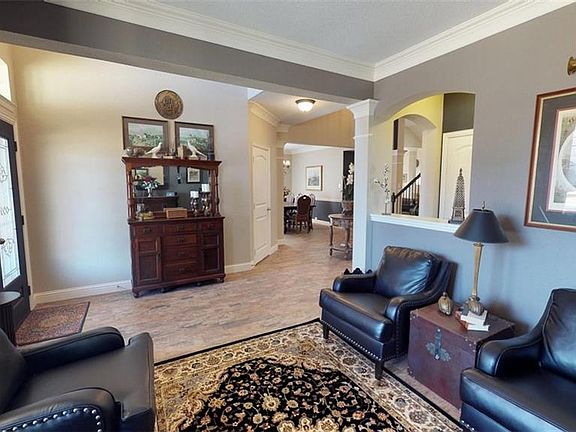 3rd image of 2608 Waterfront Dr