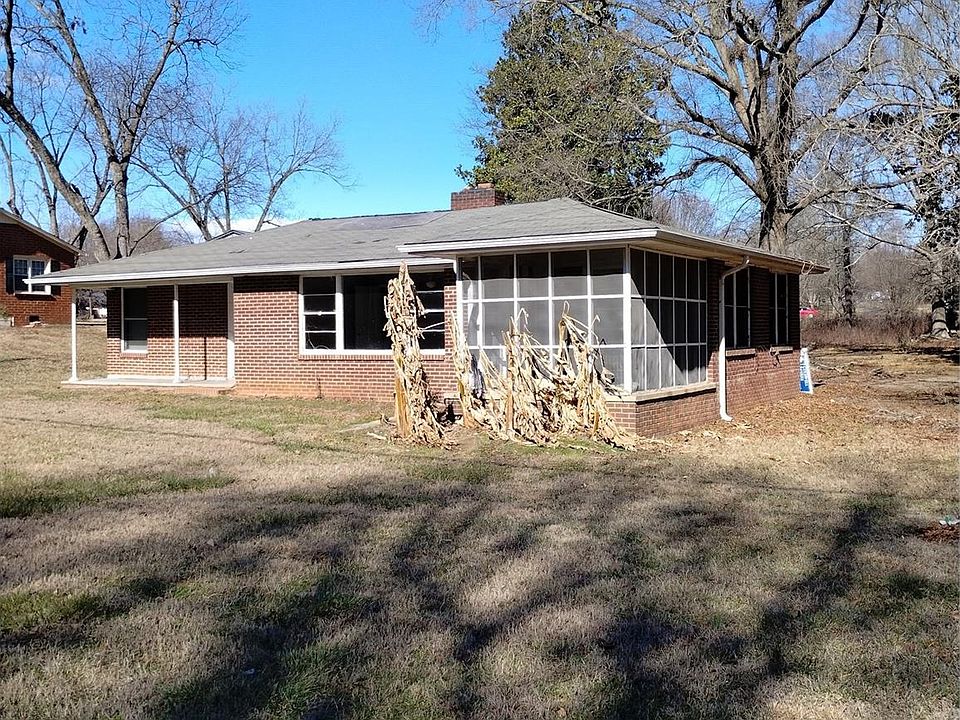 1st image of 245 E College Ave