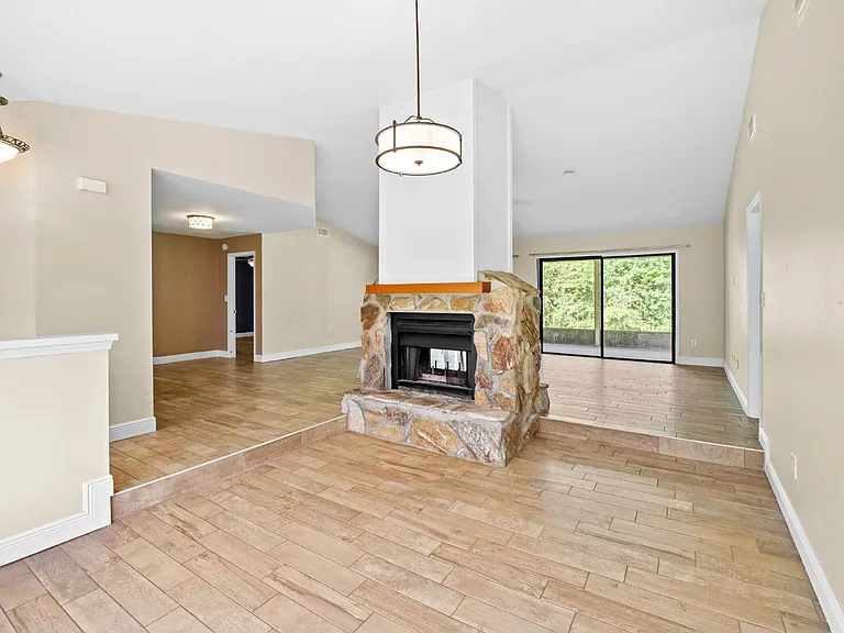 3725 Laurette Rd — Photo 5