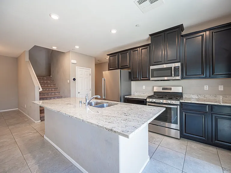 2715 Amazing Meadows Ave — Photo 12