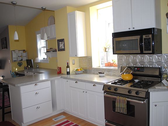 5th image of 6815 Bradley Ave