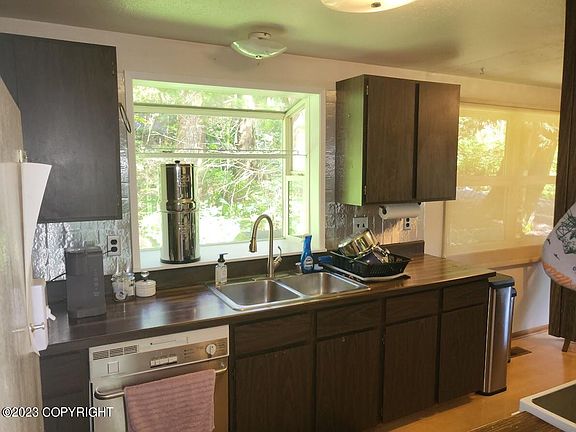 2nd image of 119 Mountain Ash Hts