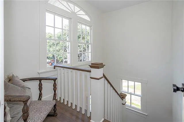 2 bed, 1.0 bath, 987 sqft, $2,300 — Photo 3