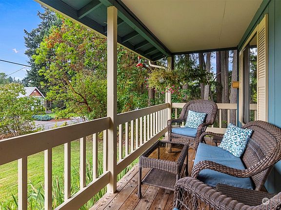 4th image of 5038 Yearley Drive NE
