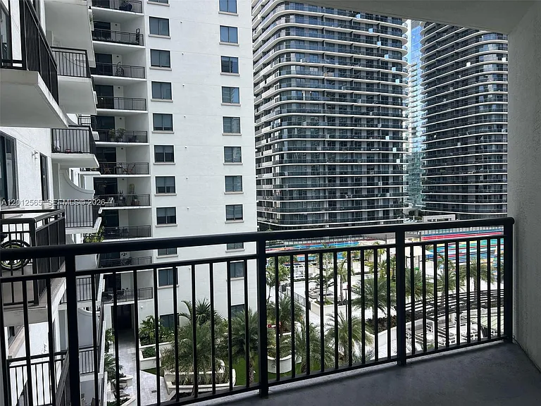 999 SW 1st Ave #1601 — Photo 3