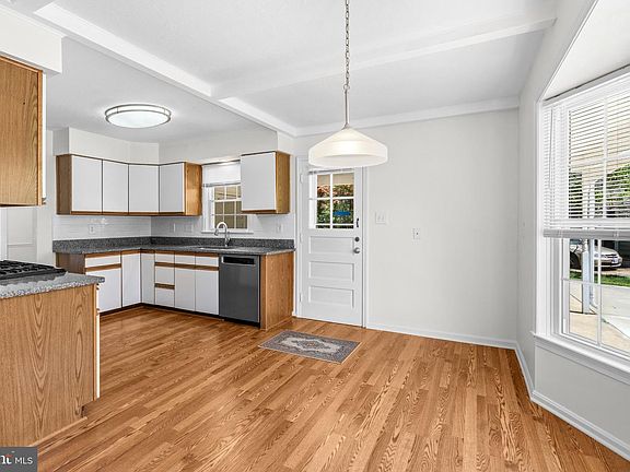 5th image of 9 Duvall Ln