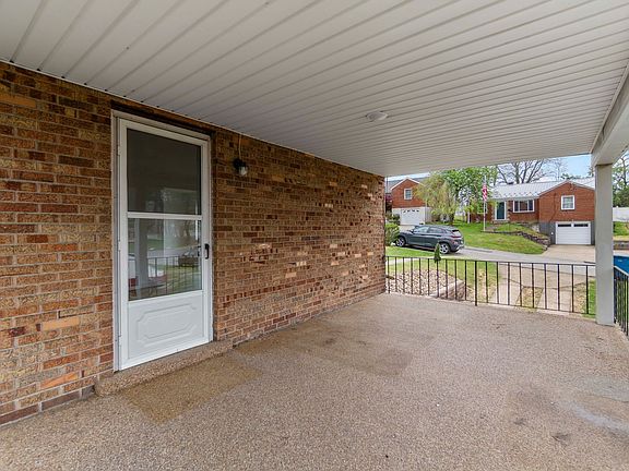 3rd image of 325 Poe Dr
