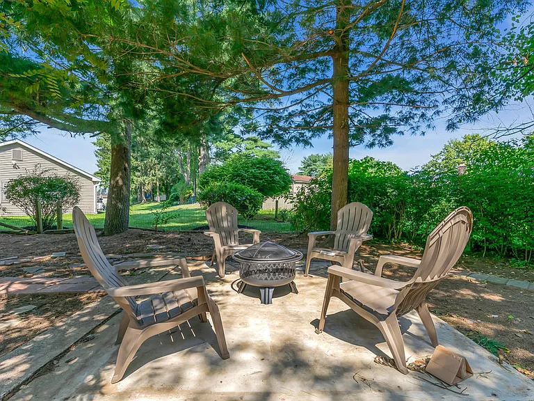 4 Twig Ct — Photo 65
