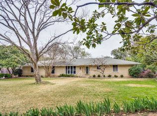 4305 Lively Ln, Dallas, TX 75220