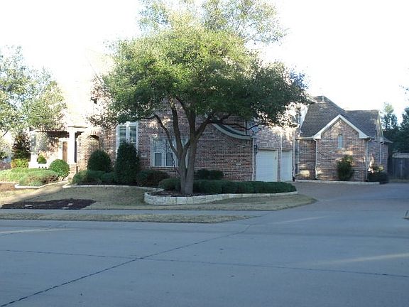 4th image of 801 Waterbury Ct