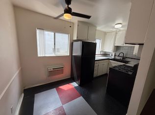 5525 Carlton Way APT 2, Los Angeles, CA 90028