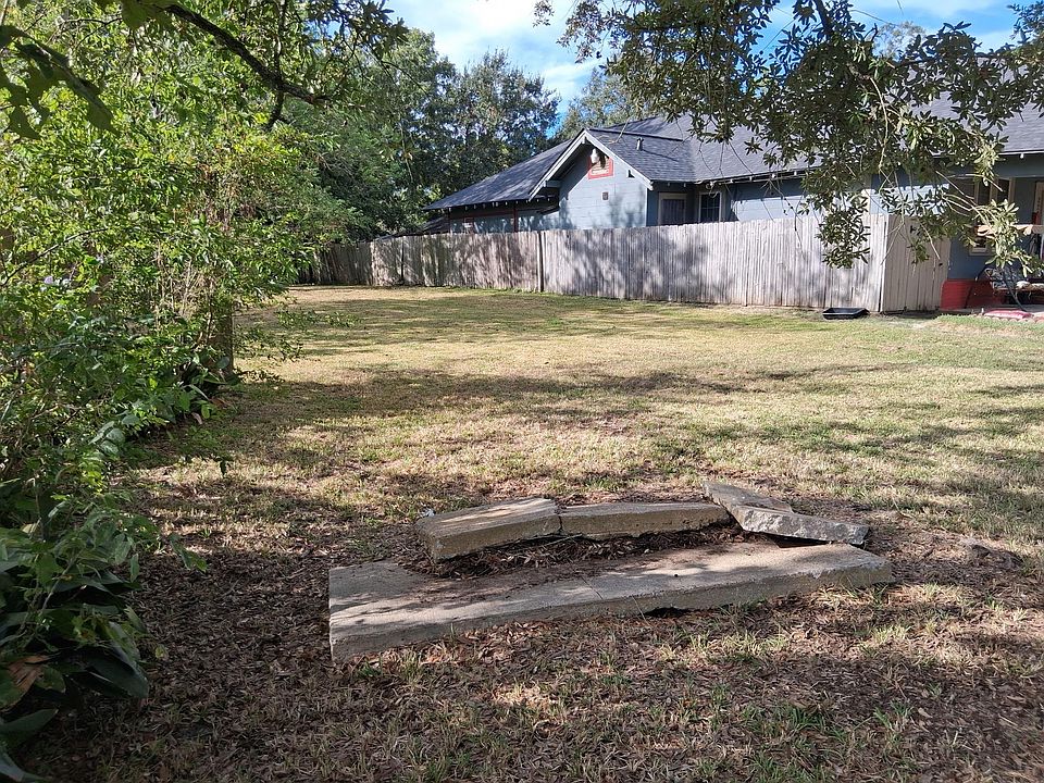 2nd image of 2245 Liberty St
