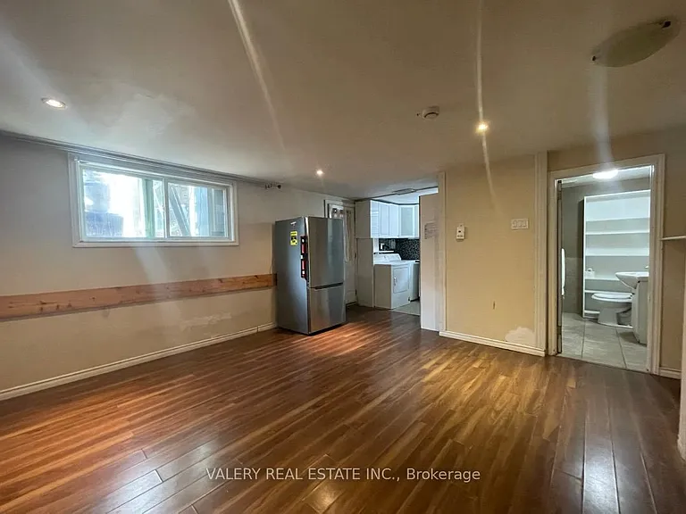 176 Fennell Ave E #2 — Photo 8