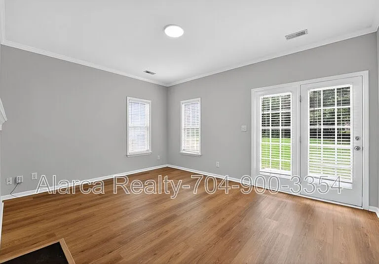 9205 Mitchell Glen Dr — Photo 8