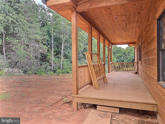 5th image of 934 Fairview Cir