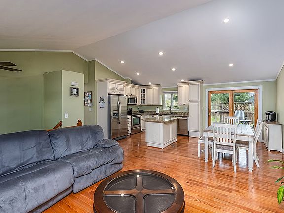 5th image of 3829 Beech Down Dr
