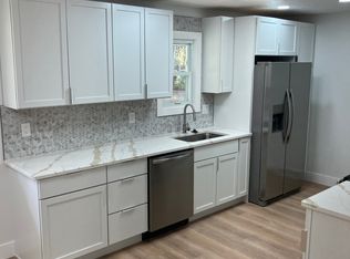 6680 Ridge Plaza Dr, North Ridgeville, OH 44039