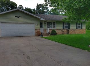 8942 Luann Dr, Demotte, IN 46310