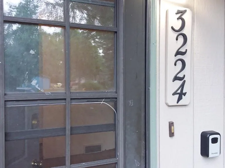 3224 Birmingham Dr — Photo 2