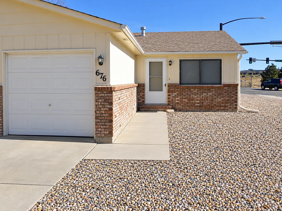 676 Vera Ct
