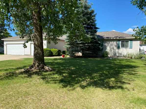 4441 Hillrise Ct NE, Rockford, MI 49341