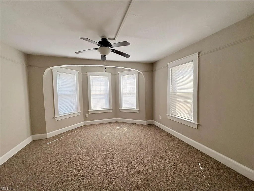 348 Washington ST — Photo 2