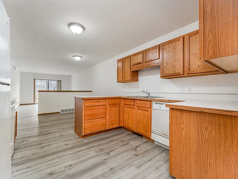 1505 Colorado St — Photo 11