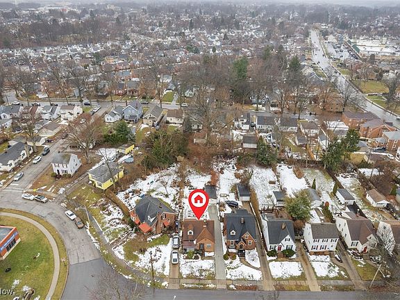 3rd image of 14701 Montrose Ave