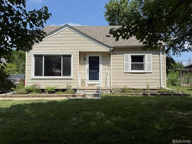 1st image of 32118 Cambridge St