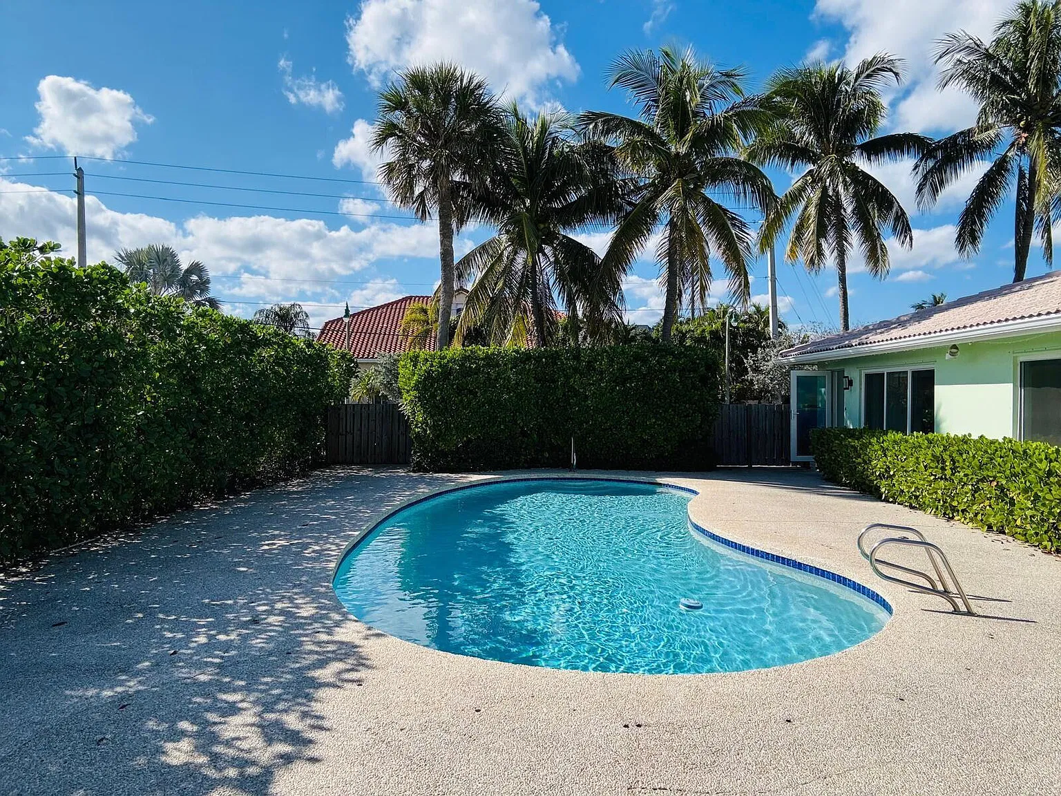 2 bed, 2.0 bath, 2612 sqft, $2,950 — Photo 4